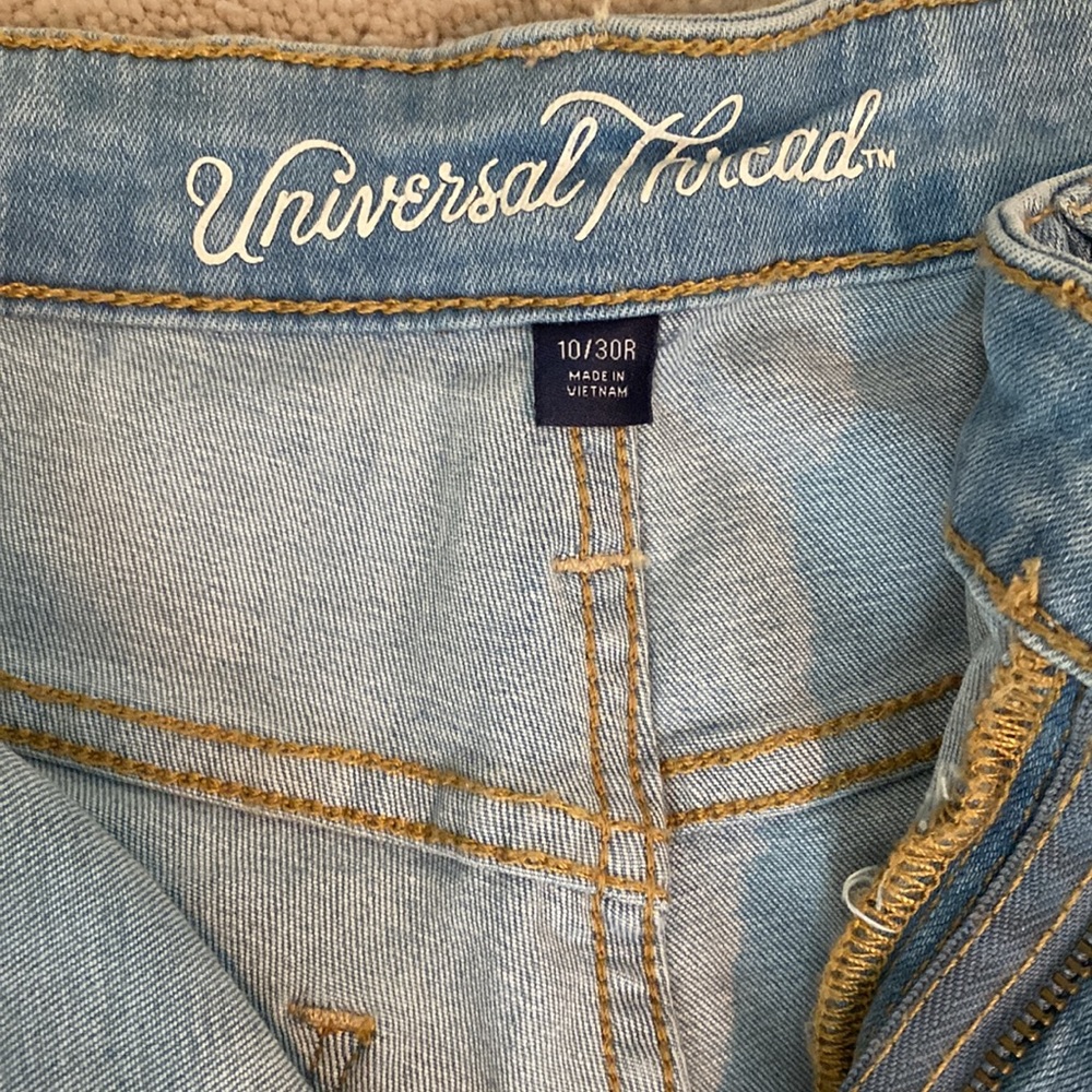 Universal Thread Distressed Denim - Picture 2 of 4